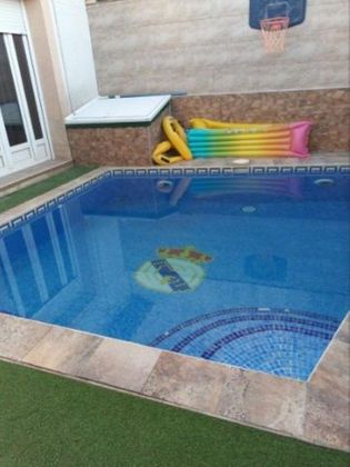 Foto 2 de Venta de casa adosada en calle Morera de 3 habitaciones con piscina y garaje
