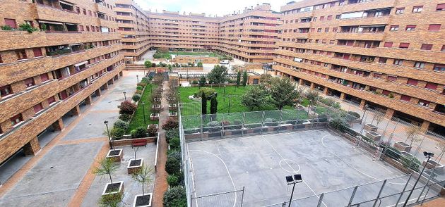 Foto 1 de Pis en venda a calle Doménico Veneciano de 4 habitacions amb terrassa i piscina
