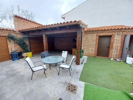Foto 2 de Casa en venda a calle Enrique Granados de 3 habitacions amb piscina i garatge