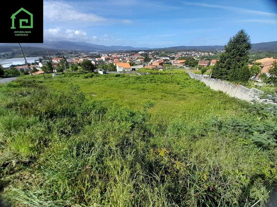 Foto 1 de Venta de terreno en Vilagarcía de 970 m²