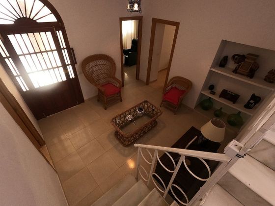 Foto 1 de Venta de casa adosada en Barbate ciudad de 5 habitaciones con terraza