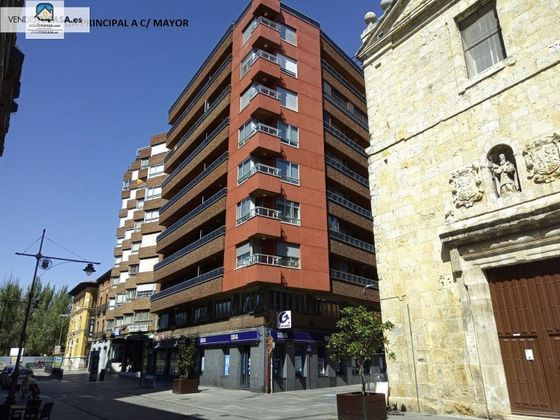 Foto 1 de Venta de piso en Centro - Palencia de 5 habitaciones con terraza y balcón