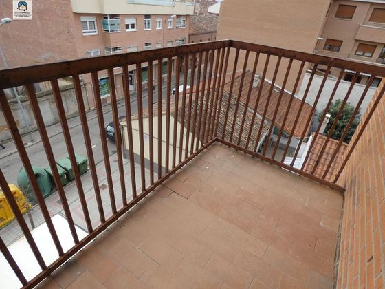 Foto 1 de Venta de piso en Venta de Baños de 4 habitaciones con terraza y balcón