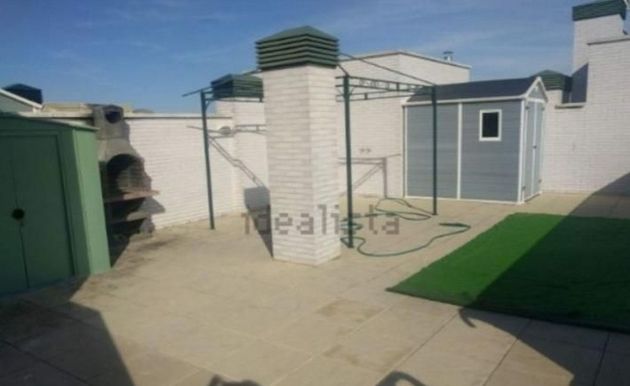 Foto 1 de Ático en venta en Grijota de 2 habitaciones con terraza y garaje