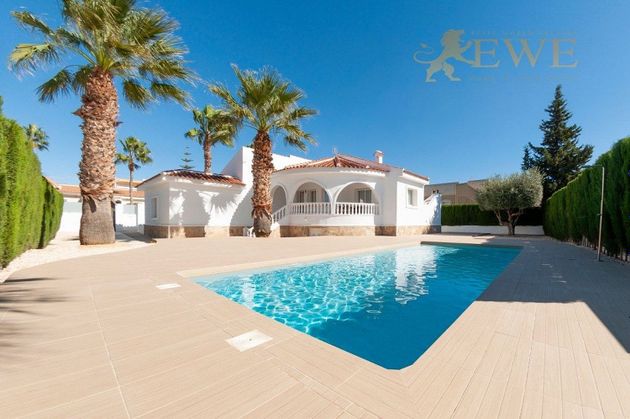 Foto 1 de Xalet en venda a Benijófar de 3 habitacions amb terrassa i piscina