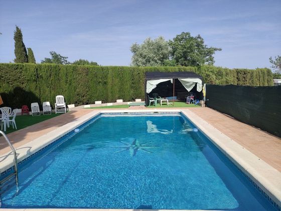 Foto 1 de Venta de chalet en Miguelturra de 3 habitaciones con terraza y piscina