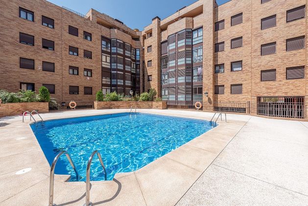 Foto 2 de Alquiler de ático en Centro - Rivas-Vaciamadrid de 1 habitación con terraza y piscina