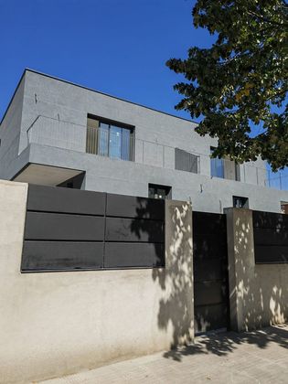 Foto 1 de Venta de casa en Lliçà d´Amunt de 4 habitaciones con terraza y piscina