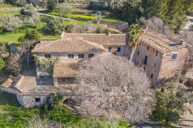 Foto 1 de Casa en venda a Estellencs de 10 habitacions amb jardí