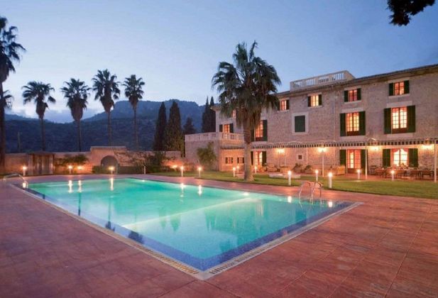 Foto 1 de Casa en venda a Valldemossa de 84 habitacions amb piscina i jardí
