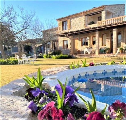 Foto 1 de Casa en venta en Santa María del Camí de 3 habitaciones con terraza y piscina