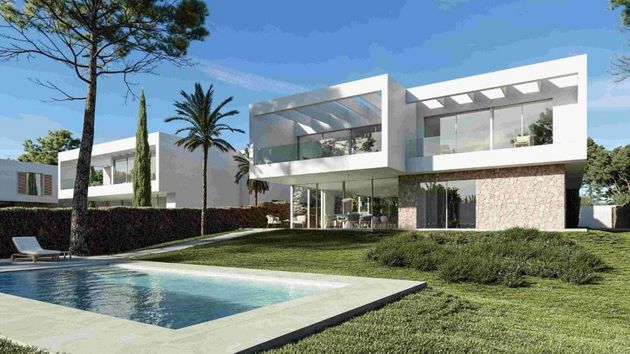 Foto 2 de Casa en venta en Sol de Mallorca de 5 habitaciones con terraza y piscina