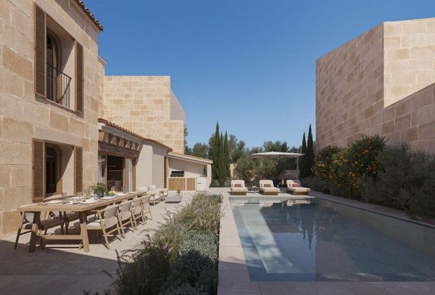 Foto 2 de Casa en venda a Muro de 4 habitacions amb piscina i jardí