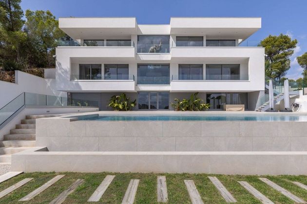 Foto 1 de Venta de casa en Palmanova de 5 habitaciones con terraza y piscina