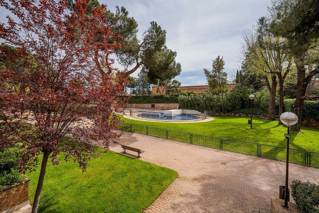 Foto 2 de Pis en venda a Piovera - Conde Orgaz de 5 habitacions amb terrassa i piscina