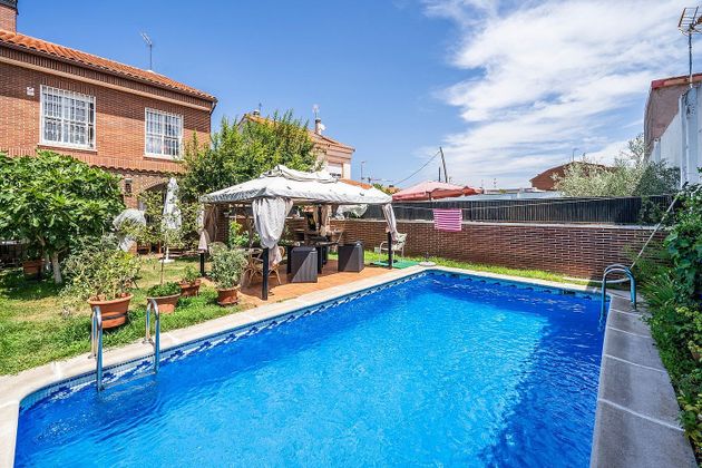 Foto 2 de Casa en venda a Valdebebas - Valdefuentes de 5 habitacions amb terrassa i piscina