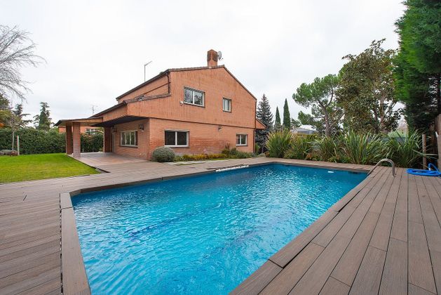 Foto 1 de Venta de chalet en Piovera - Conde Orgaz de 6 habitaciones con terraza y piscina