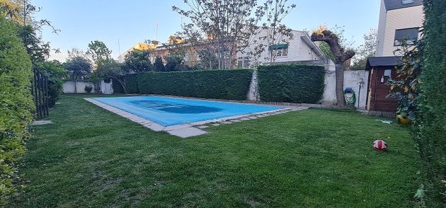 Foto 1 de Casa adossada en venda a Palomas de 5 habitacions amb terrassa i piscina