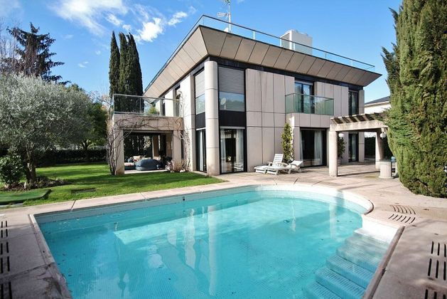 Foto 1 de Xalet en venda a Mirasierra de 5 habitacions amb terrassa i piscina