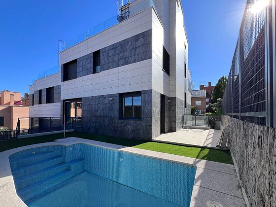 Foto 1 de Casa en venda a Peñagrande de 5 habitacions amb terrassa i piscina