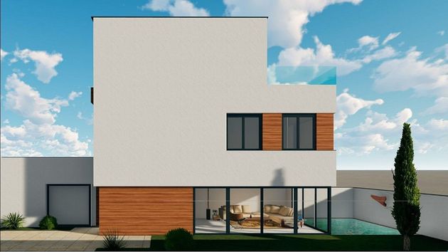 Foto 1 de Casa adossada en venda a Peñagrande de 4 habitacions amb terrassa i piscina