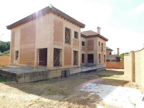 Foto 1 de Chalet en venta en Tres Olivos - Valverde de 4 habitaciones con terraza y piscina