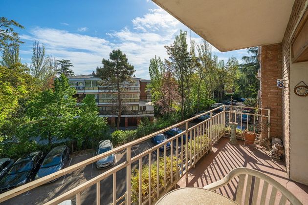 Foto 2 de Pis en venda a Mirasierra de 4 habitacions amb terrassa i piscina