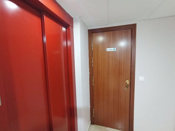 Foto 2 de Alquiler de oficina en Arrabal con aire acondicionado