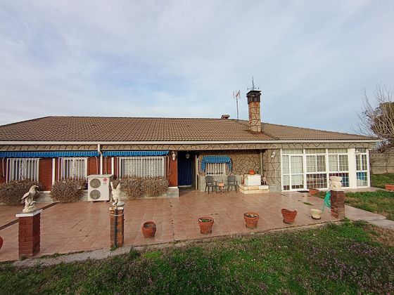 Foto 1 de Xalet en venda a Villarrapa - Garrapinillos de 4 habitacions amb terrassa i piscina