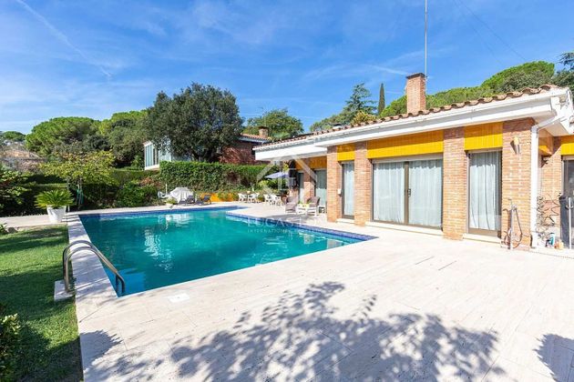 Foto 1 de Xalet en venda a Bellaterra de 7 habitacions amb piscina i jardí