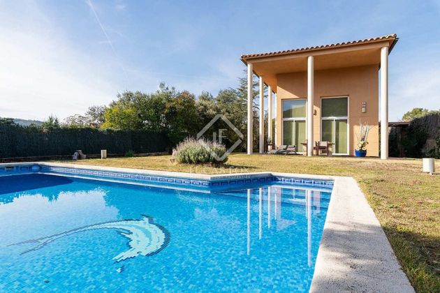 Foto 1 de Chalet en venta en Matadepera de 3 habitaciones con terraza y piscina