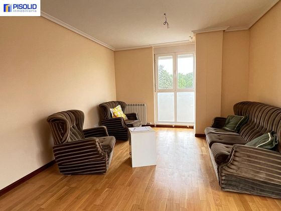 Foto 1 de Pis en venda a Santovenia de Pisuerga de 3 habitacions amb garatge i calefacció