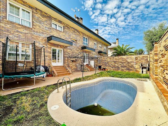 Foto 1 de Casa adossada en venda a Prado de Somosaguas de 6 habitacions amb terrassa i piscina