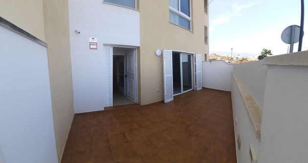 Foto 2 de Piso en venta en Orotava (La) de 2 habitaciones con terraza y garaje