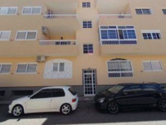 Foto 1 de Pis en venda a Vecindario-Paredilla-Sardina de 3 habitacions amb garatge i balcó