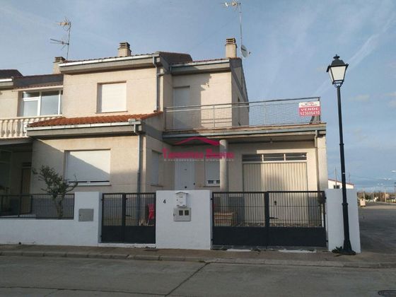 Foto 1 de Casa en venda a Machacón de 4 habitacions amb terrassa i garatge