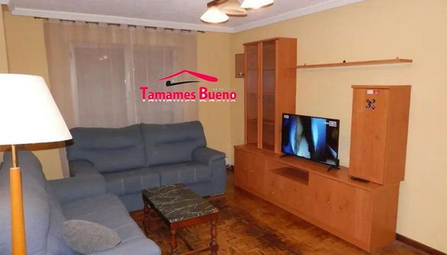Foto 1 de Alquiler de piso en Carmelitas - San Marcos - Campillo de 4 habitaciones con muebles y calefacción