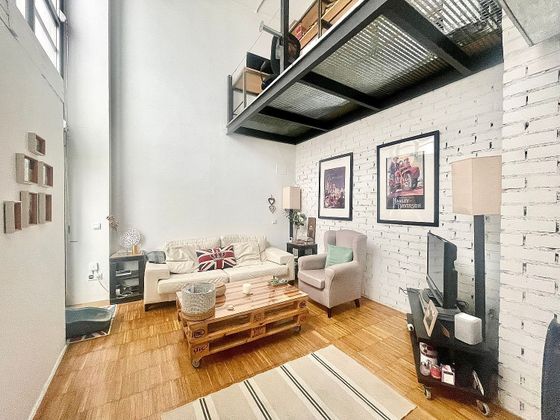 Foto 2 de Dúplex en venda a calle Isaac Peral de 1 habitació amb terrassa i aire acondicionat