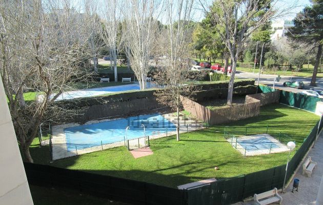Foto 1 de Pis en venda a calle De Nanclares de Oca de 2 habitacions amb piscina i garatge