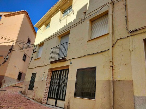 Foto 1 de Casa en venda a calle Cazadores de 4 habitacions amb balcó i calefacció