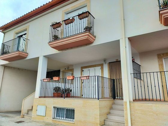 Foto 1 de Casa en venta en calle Jarea de 4 habitaciones con terraza y garaje