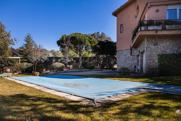 Foto 1 de Chalet en venta en Hoyo de Manzanares de 9 habitaciones con terraza y piscina