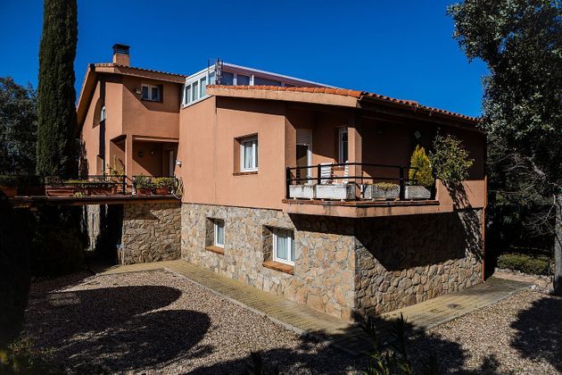 Foto 2 de Chalet en venta en Hoyo de Manzanares de 9 habitaciones con terraza y piscina