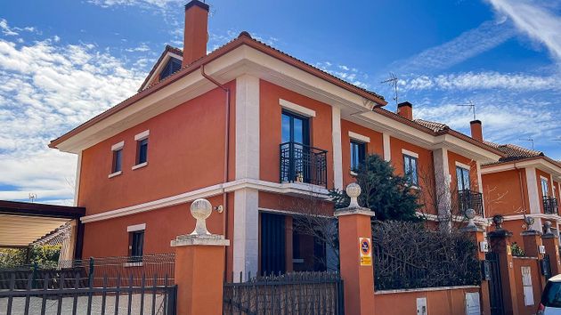 Foto 2 de Casa en venda a Zaburdón - Monte Escorial de 4 habitacions amb terrassa i jardí