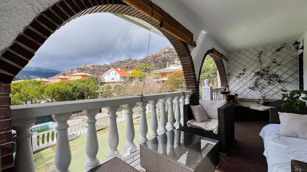 Foto 1 de Xalet en venda a Manzanares el Real de 5 habitacions amb terrassa i piscina
