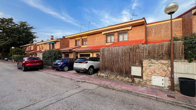 Foto 1 de Casa en venda a Alpedrete de 5 habitacions amb terrassa i piscina
