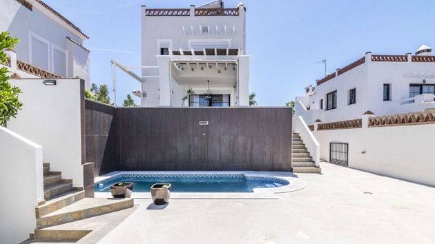 Foto 2 de Venta de chalet en El Padrón - El Velerín - Voladilla de 5 habitaciones con terraza y piscina