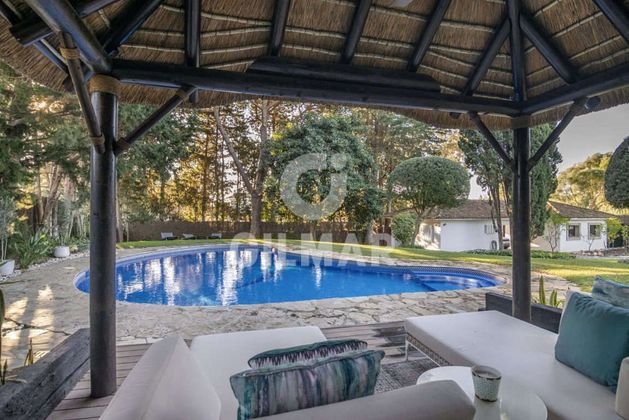 Foto 2 de Chalet en venta en Sotogrande Costa de 5 habitaciones con terraza y piscina