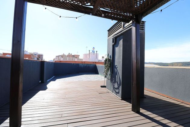 Foto 1 de Venta de ático en calle Sant Camil de 3 habitaciones con terraza y balcón