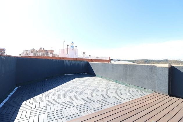 Foto 2 de Venta de ático en calle Sant Camil de 3 habitaciones con terraza y balcón